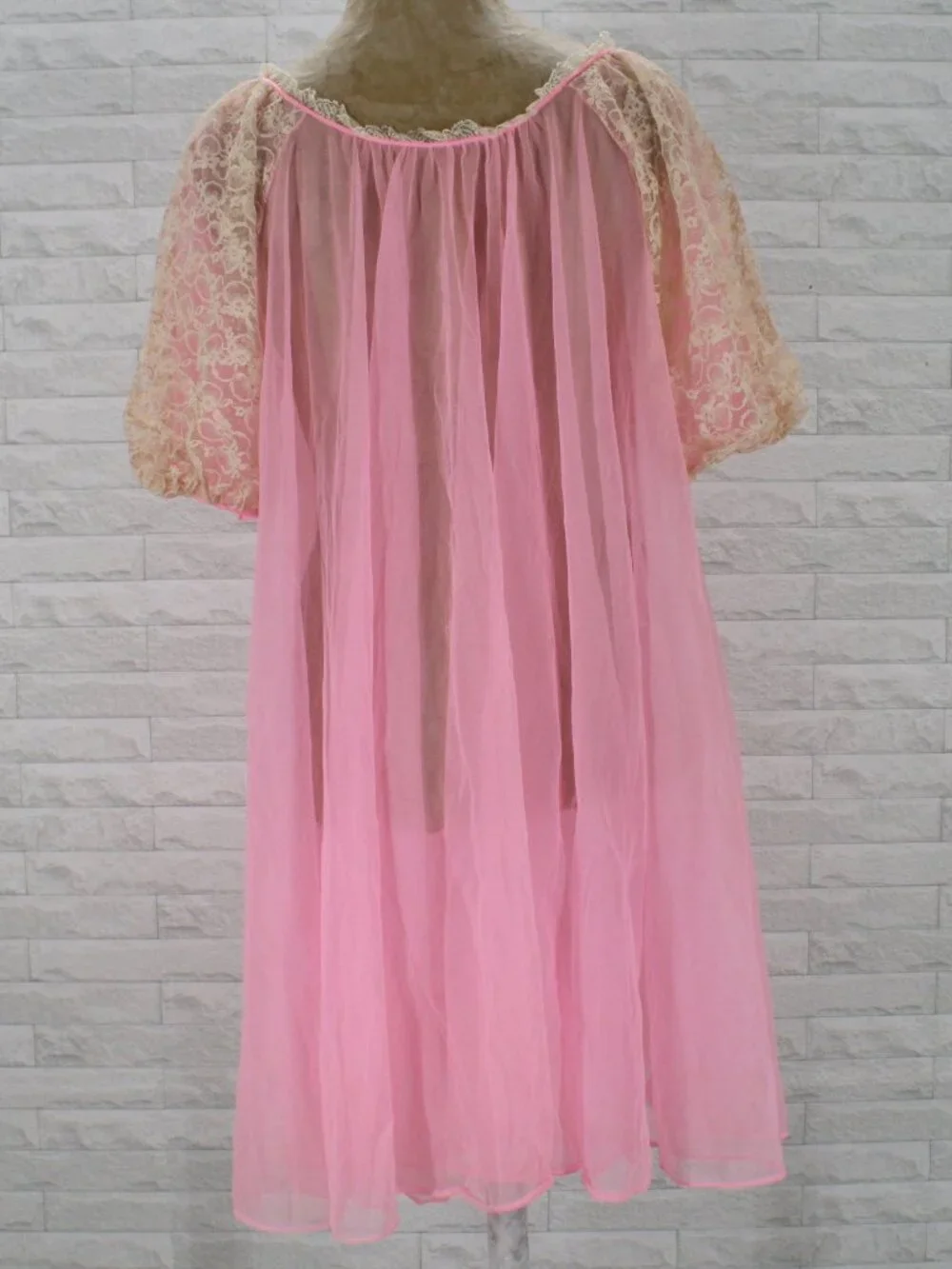 VINTAGE MOVIE STAR Peignoir Sheer Chiffon Puff Sleeves Lace Appliques Pink L